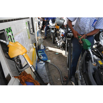 BPCL, HPCL keen on buying crude from Cairn India